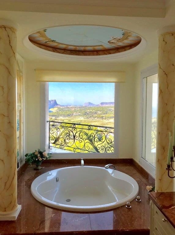 3 bedroom Villa for sale in Moraira with pool garage - € 1,590,000 (Ref: 4205507)