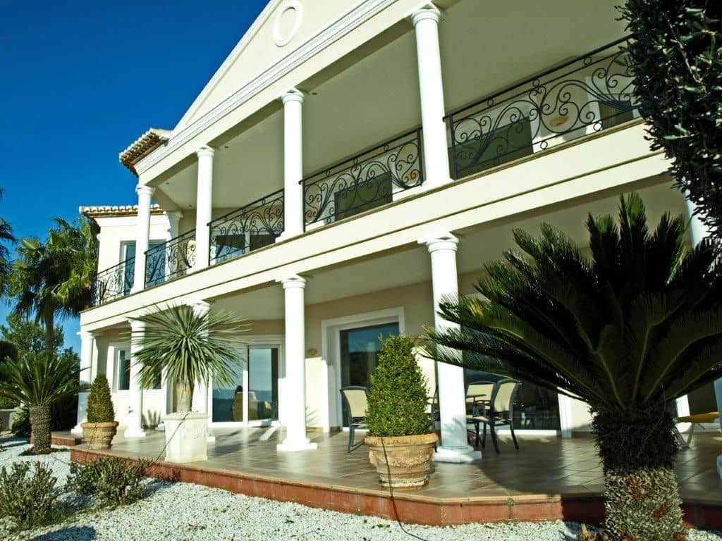 3 bedroom Villa for sale in Moraira with pool garage - € 1,590,000 (Ref: 4205507)