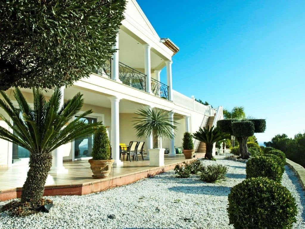 3 bedroom Villa for sale in Moraira with pool garage - € 1,590,000 (Ref: 4205507)