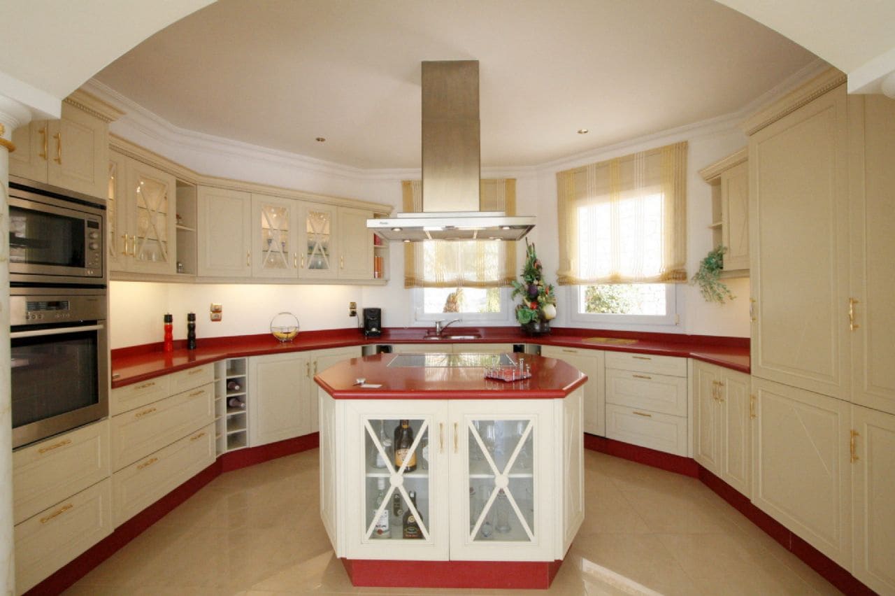 3 bedroom Villa for sale in Moraira with pool garage - € 1,590,000 (Ref: 4205507)