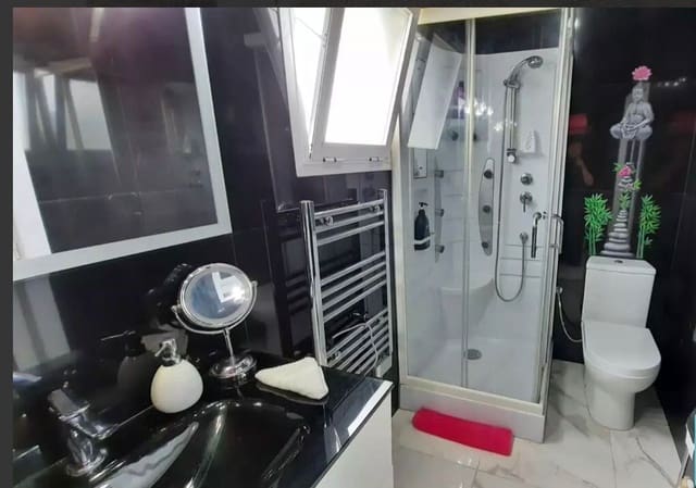 5 soveværelse Villa til salg i Alfaz del Pi / L'Alfàs del Pi med swimmingpool - € 675.000 (Ref: 7056041)