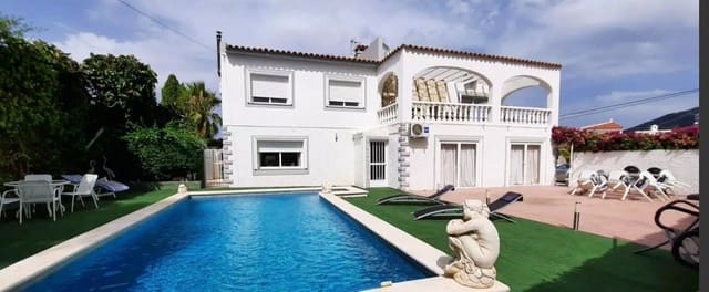 5 soveværelse Villa til salg i Alfaz del Pi / L'Alfàs del Pi med swimmingpool - € 675.000 (Ref: 7056041)