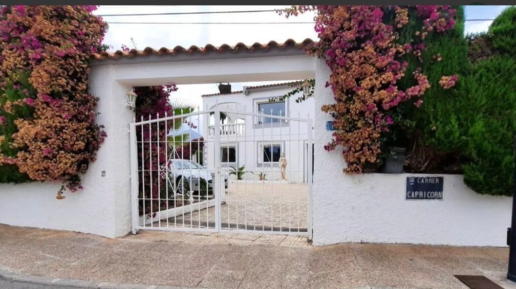 5 soveværelse Villa til salg i Alfaz del Pi / L'Alfas del Pi med swimmingpool - € 675.000 (Ref: 7056041)