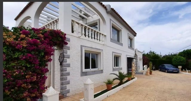 5 soveværelse Villa til salg i Alfaz del Pi / L'Alfàs del Pi med swimmingpool - € 675.000 (Ref: 7056041)