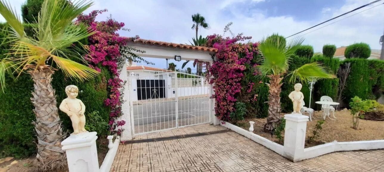 5 soveværelse Villa til salg i Alfaz del Pi / L'Alfas del Pi med swimmingpool - € 675.000 (Ref: 7056041)