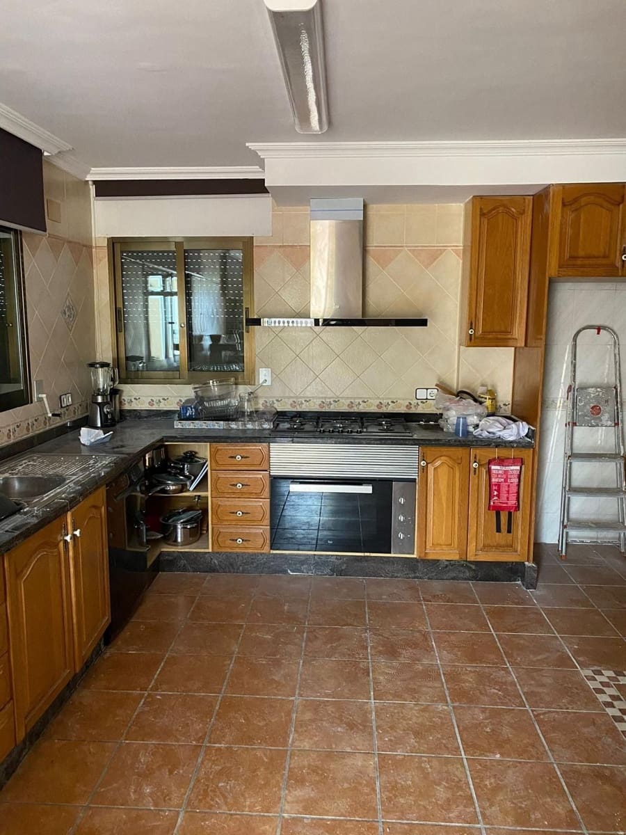 6 bedroom Villa for sale in Altea with pool garage - € 1,950,000 (Ref: 7056043)