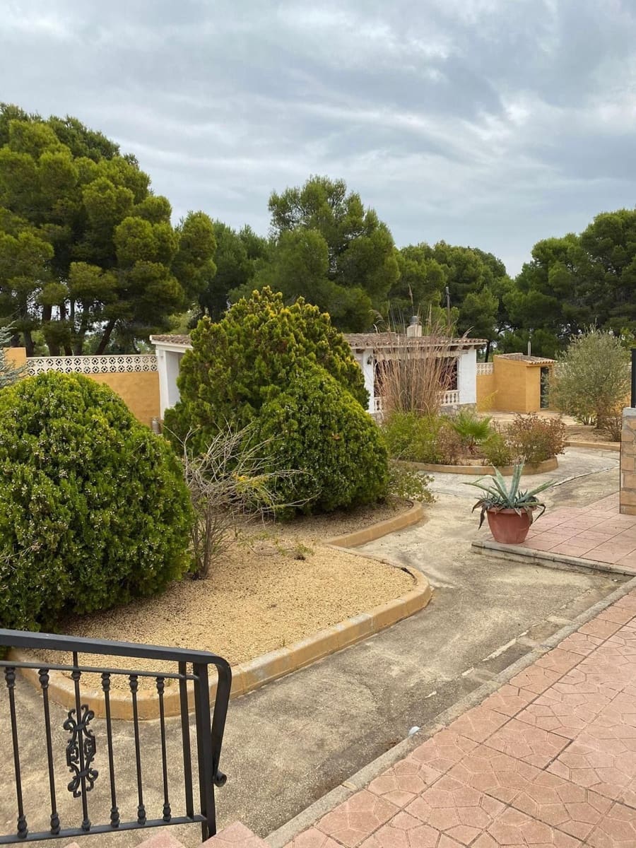 6 bedroom Villa for sale in Altea with pool garage - € 1,950,000 (Ref: 7056043)