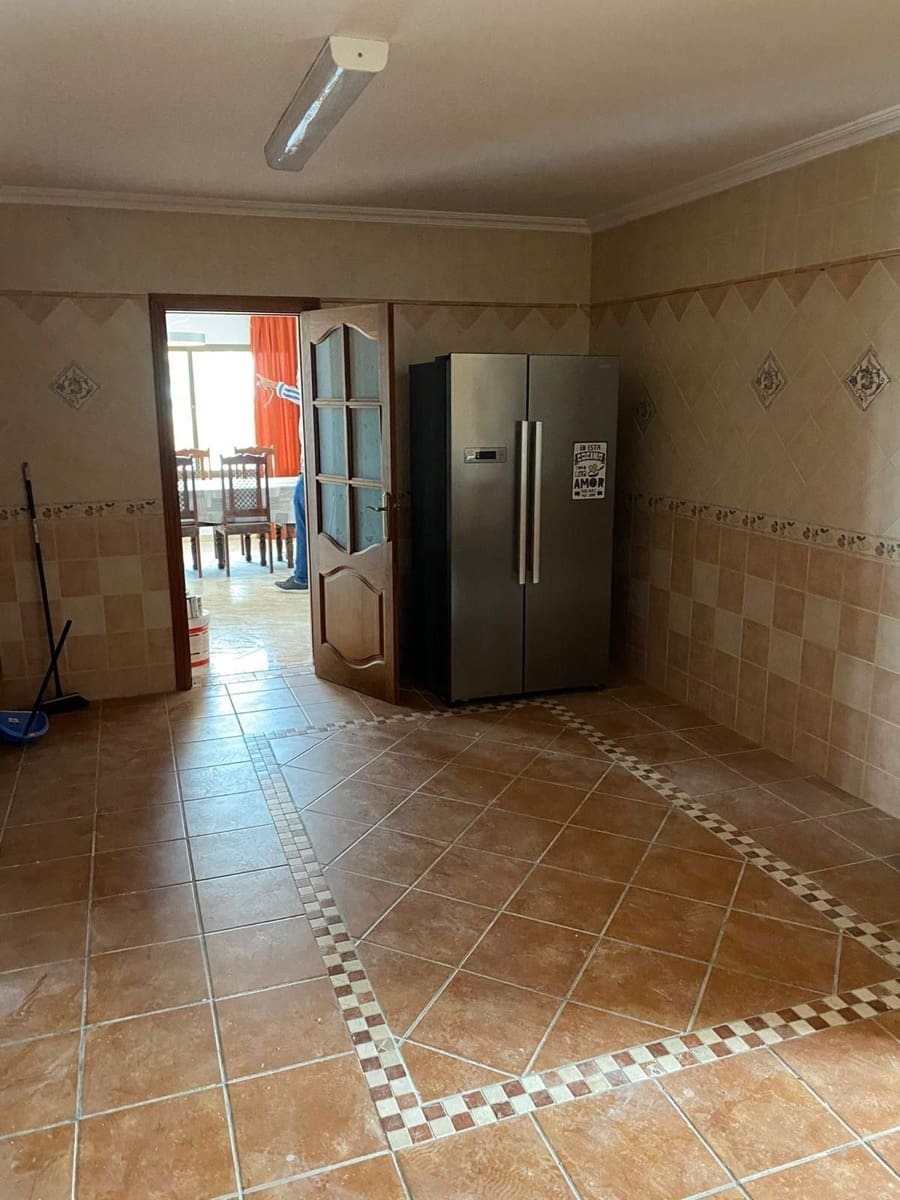 6 bedroom Villa for sale in Altea with pool garage - € 1,950,000 (Ref: 7056043)