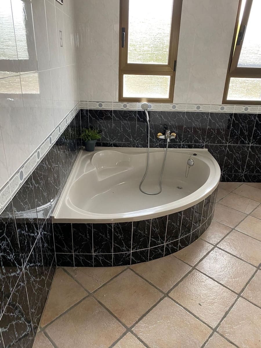 6 bedroom Villa for sale in Altea with pool garage - € 1,950,000 (Ref: 7056043)