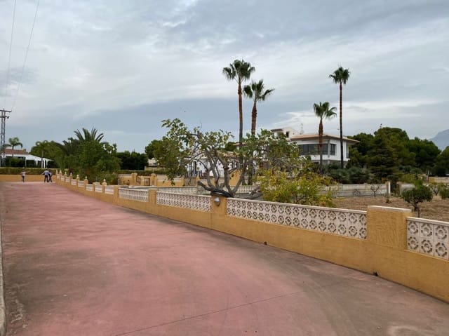 6 bedroom Villa for sale in Altea with pool garage - € 1,950,000 (Ref: 7056043)