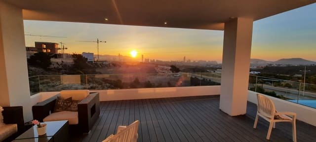 5 bedroom Villa for sale in Finestrat with pool garage - € 1,890,000 (Ref: 7058740)