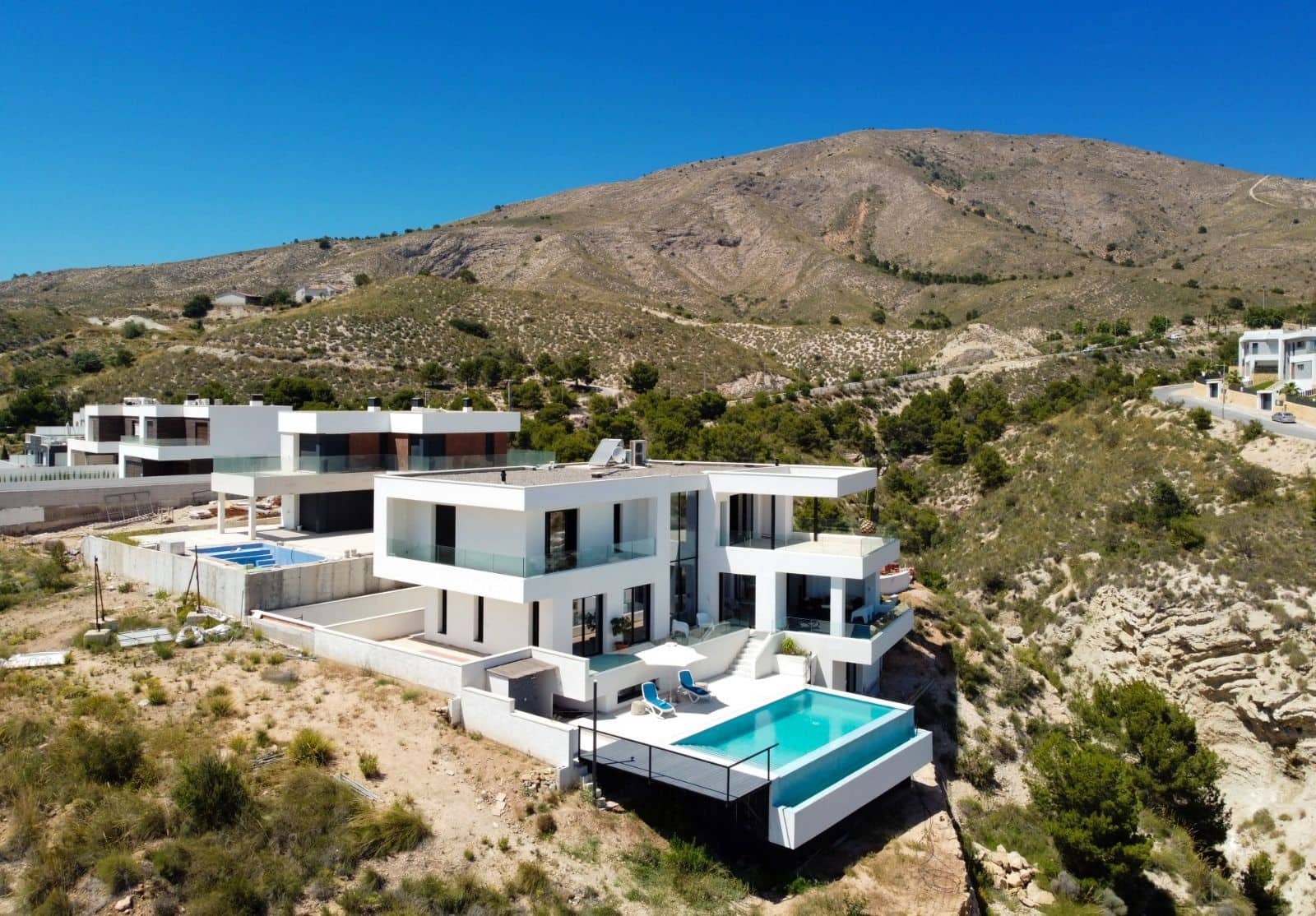 5 bedroom Villa for sale in Finestrat with pool garage - € 1,890,000 (Ref: 7058740)