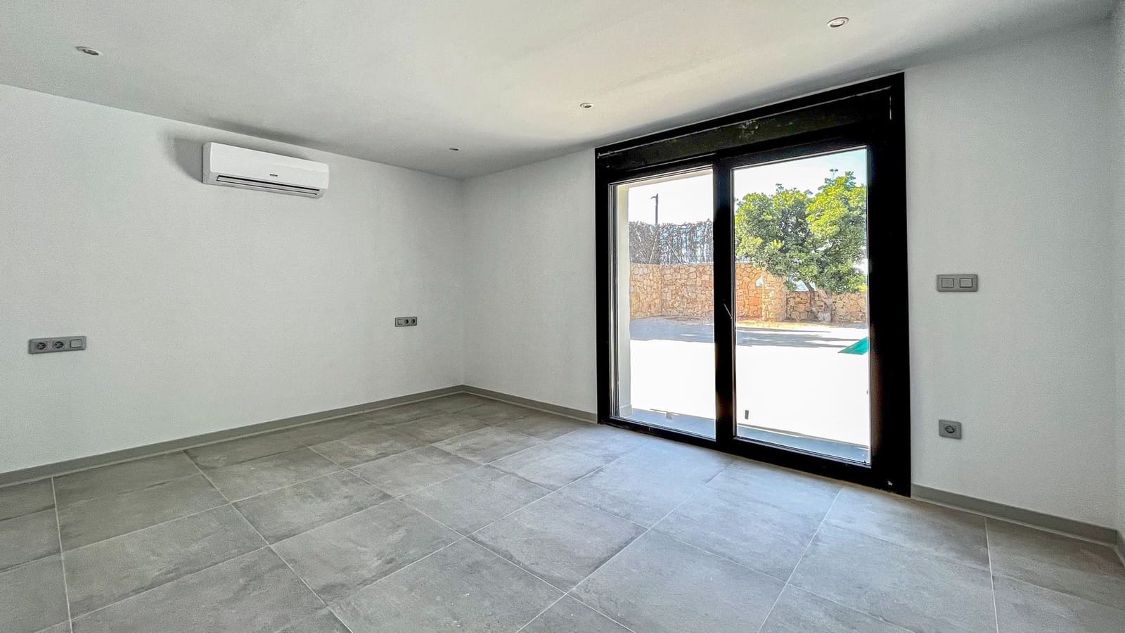 4 bedroom Villa for sale in Altea - € 999,000 (Ref: 7071100)