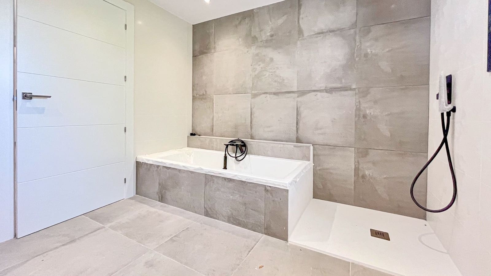 4 bedroom Villa for sale in Altea - € 999,000 (Ref: 7071100)