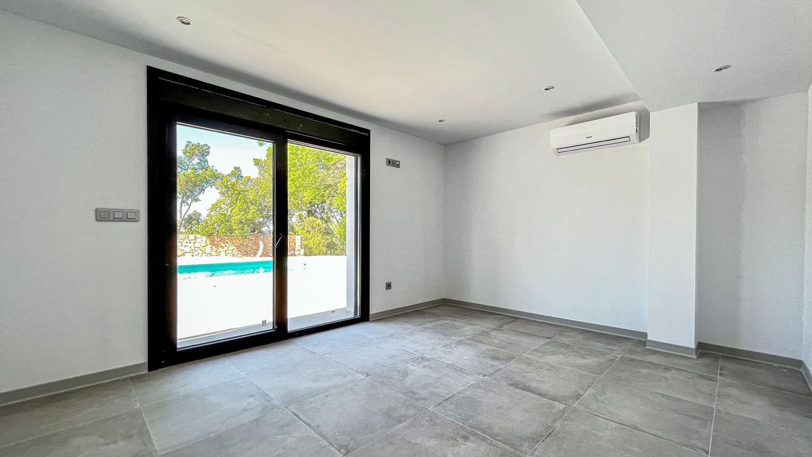 4 bedroom Villa for sale in Altea - € 999,000 (Ref: 7071100)