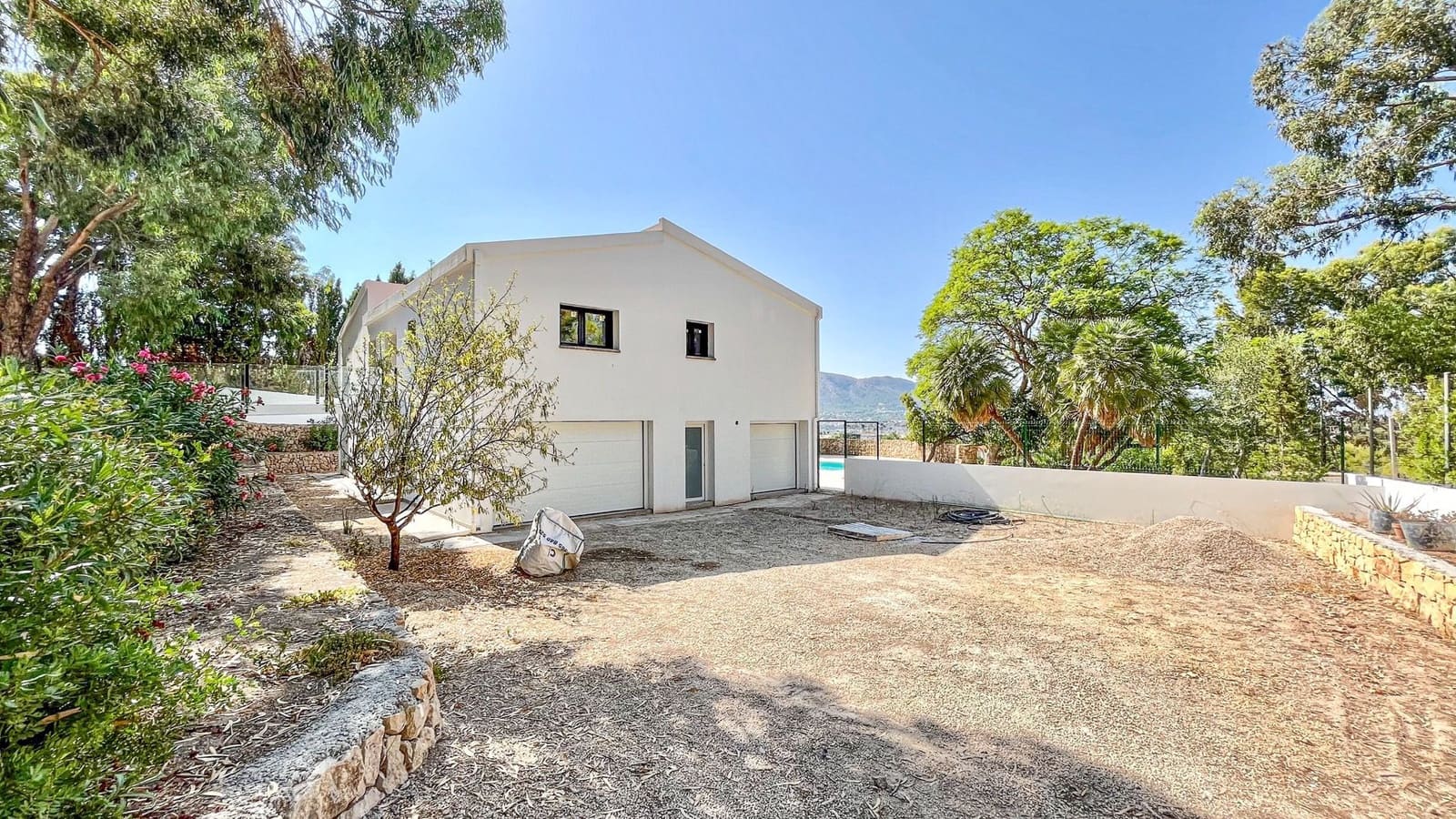 4 bedroom Villa for sale in Altea - € 999,000 (Ref: 7071100)