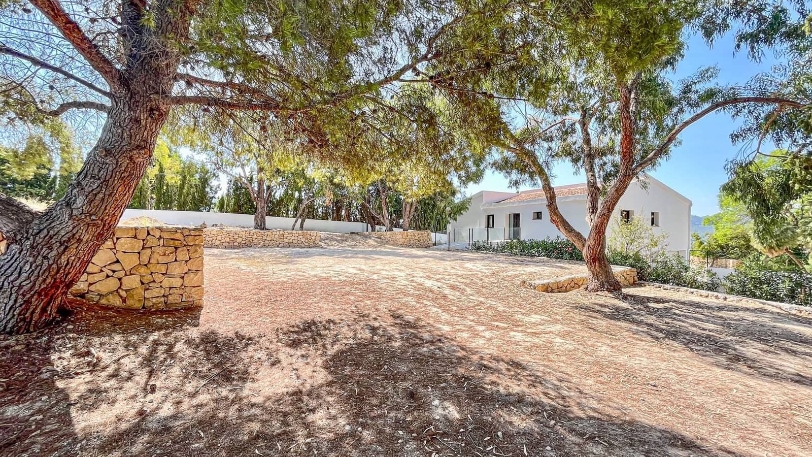 4 bedroom Villa for sale in Altea - € 999,000 (Ref: 7071100)