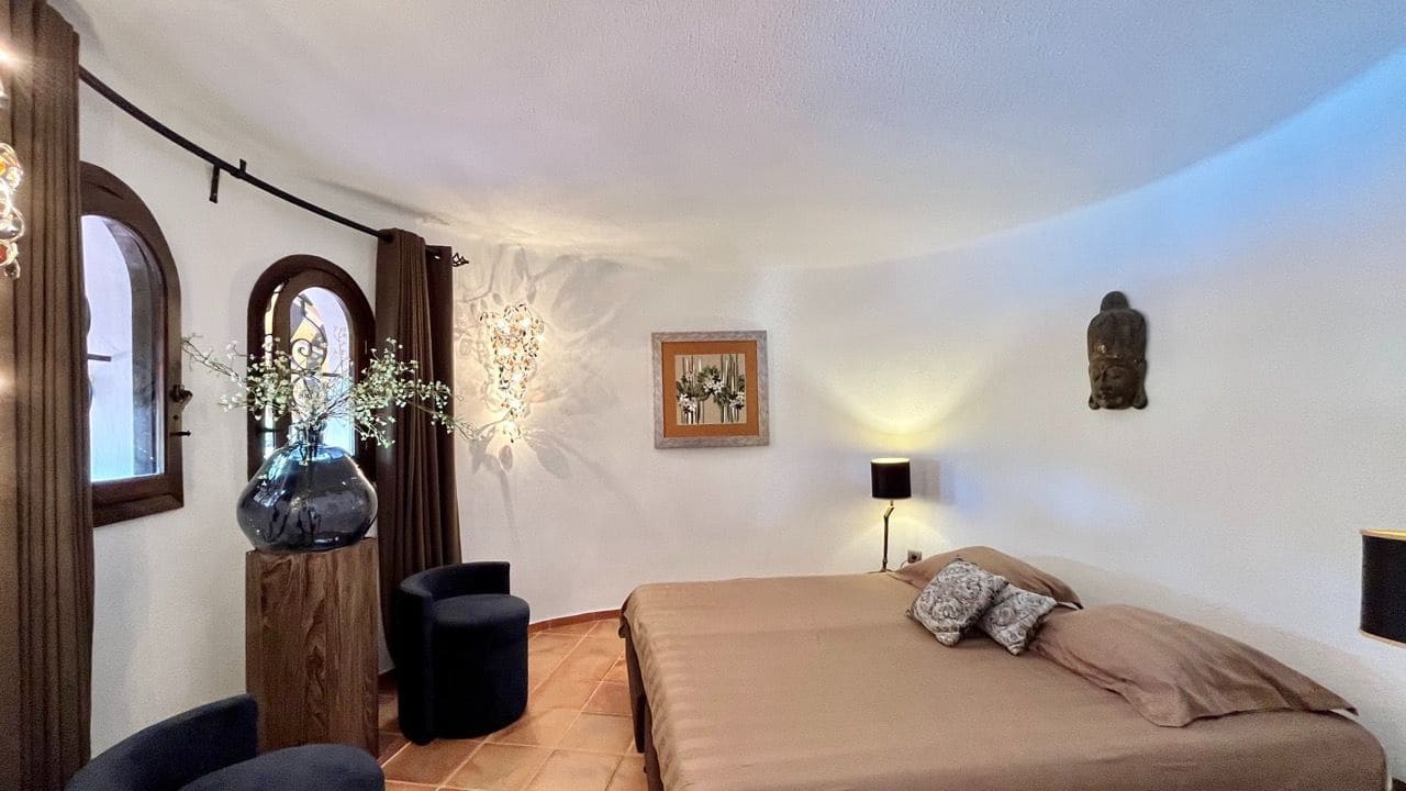 4 bedroom Villa for sale in Altea with pool - € 1,795,000 (Ref: 7087533)