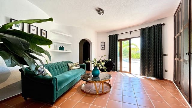 4 makuuhuone Huvila myytävänä paikassa Altea mukana uima-altaan - 1 795 000 € (Ref: 7087533)