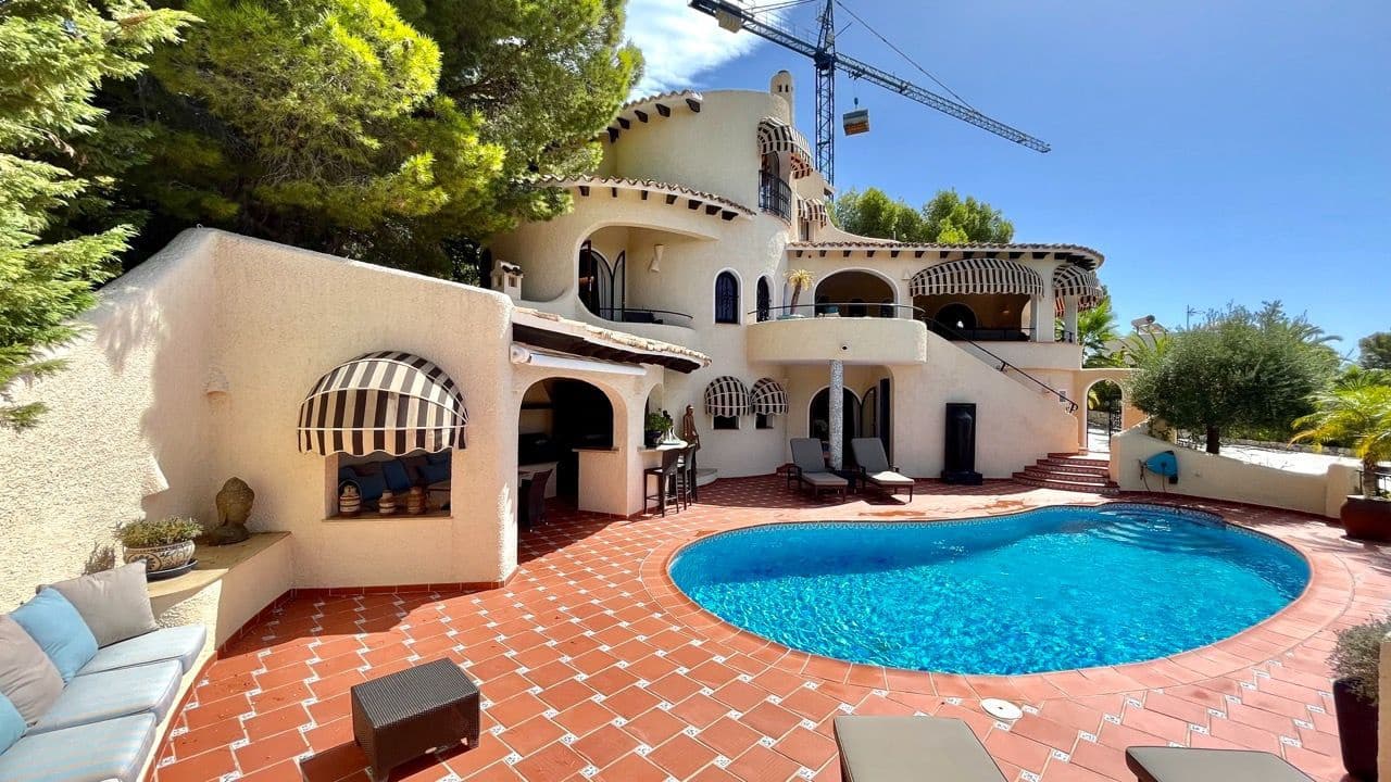 4 bedroom Villa for sale in Altea with pool - € 1,795,000 (Ref: 7087533)