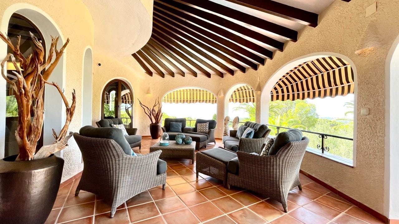 4 bedroom Villa for sale in Altea with pool - € 1,795,000 (Ref: 7087533)