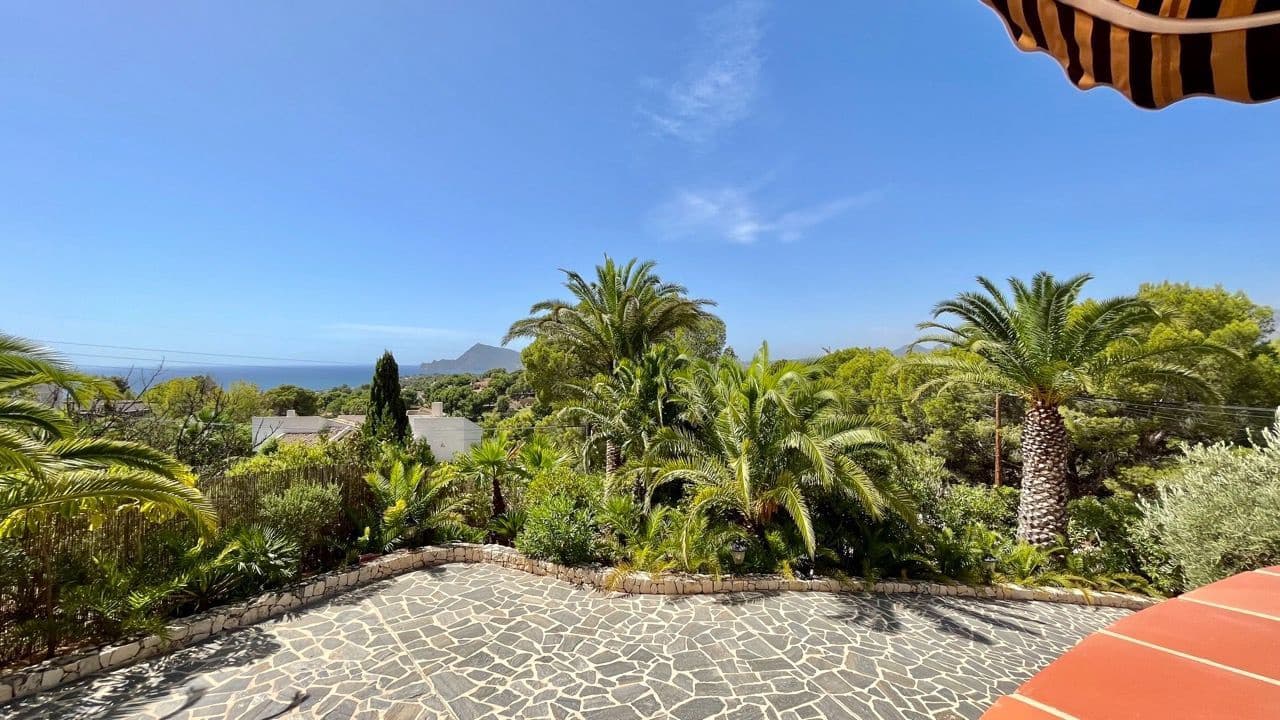 4 bedroom Villa for sale in Altea with pool - € 1,795,000 (Ref: 7087533)