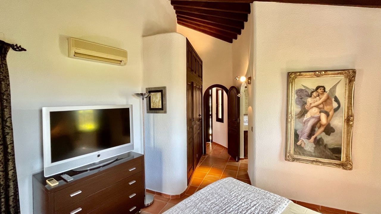 4 bedroom Villa for sale in Altea with pool - € 1,795,000 (Ref: 7087533)