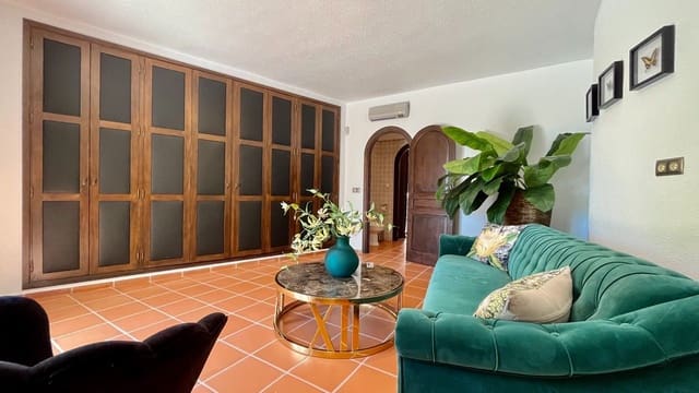 4 makuuhuone Huvila myytävänä paikassa Altea mukana uima-altaan - 1 795 000 € (Ref: 7087533)