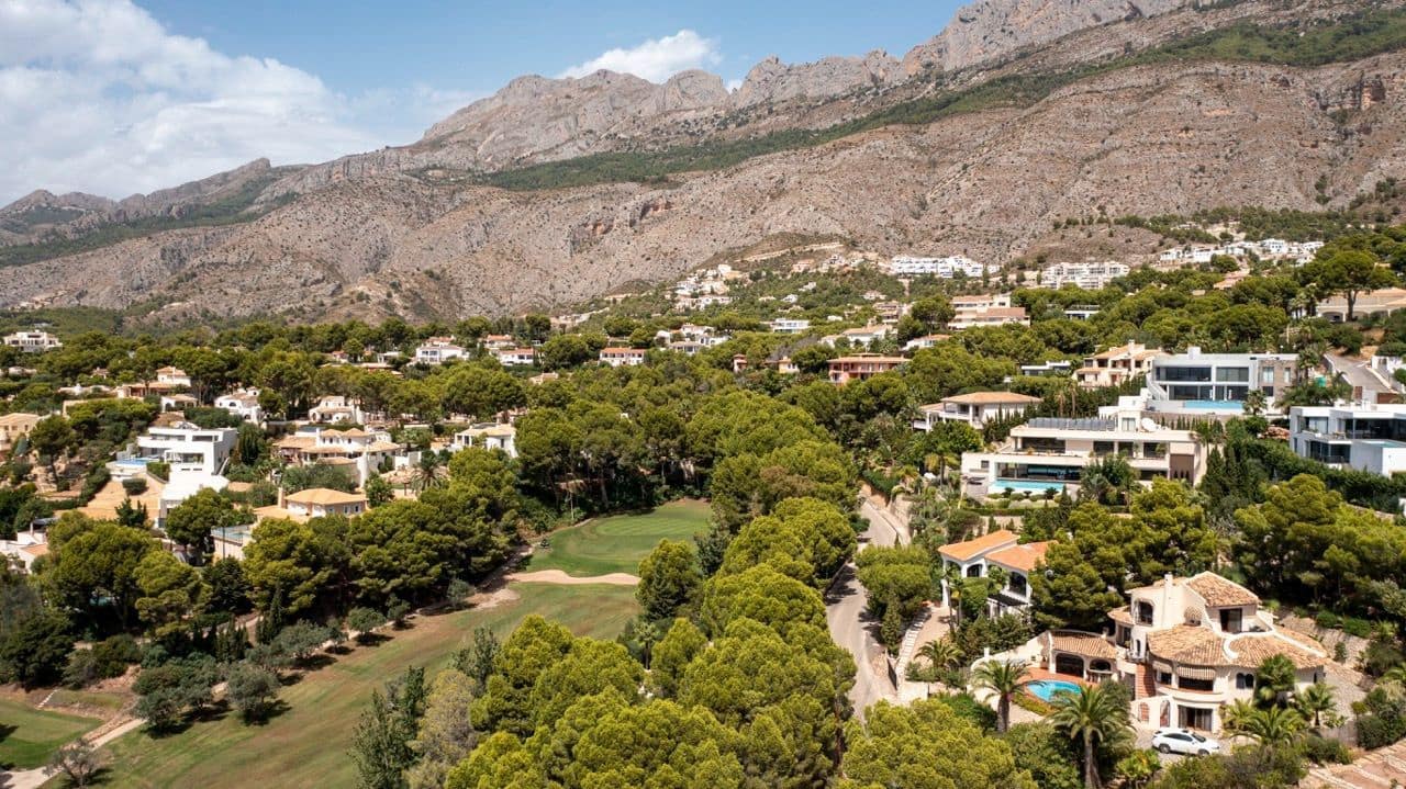 4 bedroom Villa for sale in Altea with pool - € 1,795,000 (Ref: 7087533)