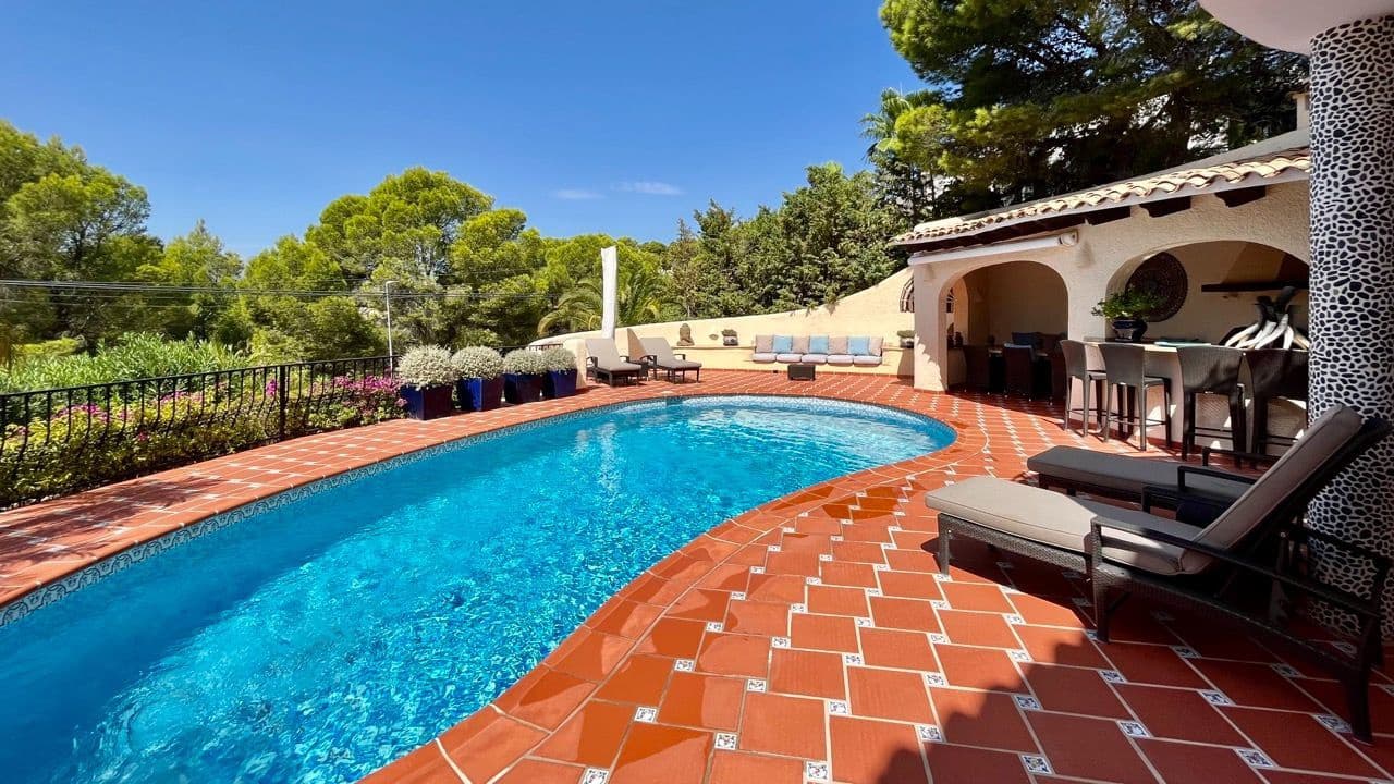 4 bedroom Villa for sale in Altea with pool - € 1,795,000 (Ref: 7087533)