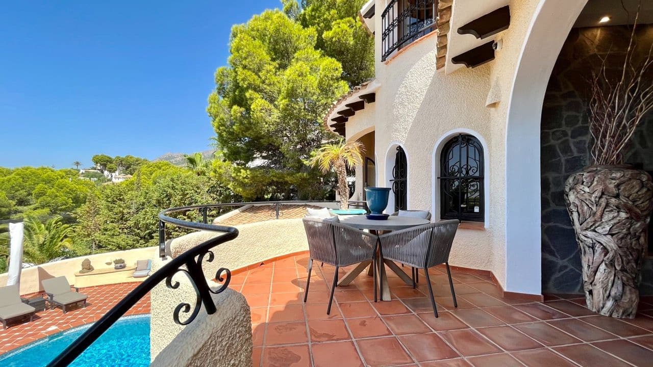 4 bedroom Villa for sale in Altea with pool - € 1,795,000 (Ref: 7087533)