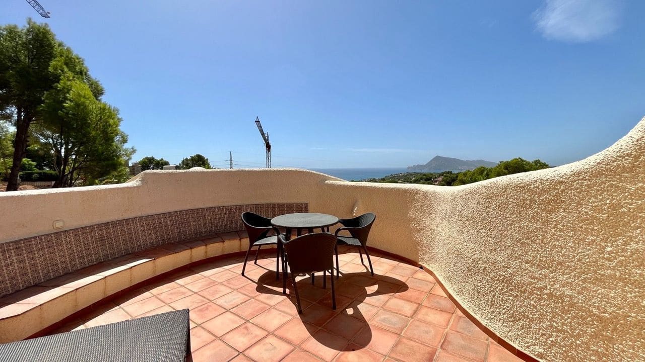 4 bedroom Villa for sale in Altea with pool - € 1,795,000 (Ref: 7087533)