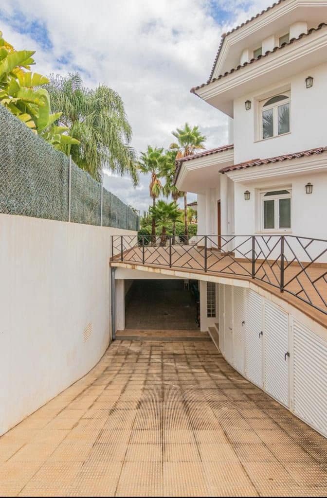 5 Zimmer Villa zu verkaufen in Alfaz del Pi / L'Alfas del Pi mit Pool Garage - 1.600.000 € (Ref: 7462882)