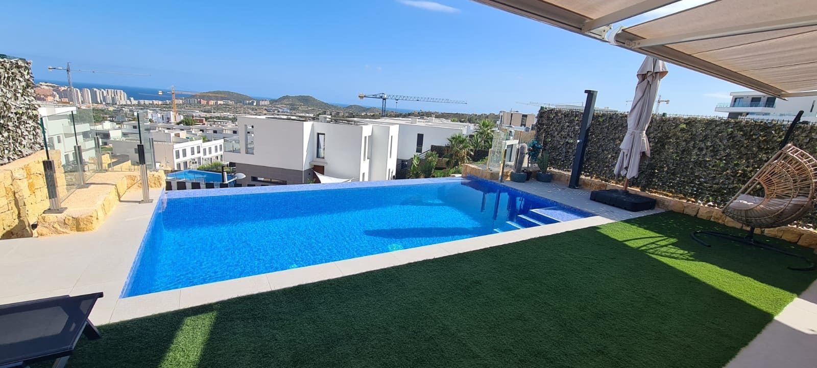 4 bedroom Villa for sale in Finestrat with pool garage - € 690,000 (Ref: 7714893)