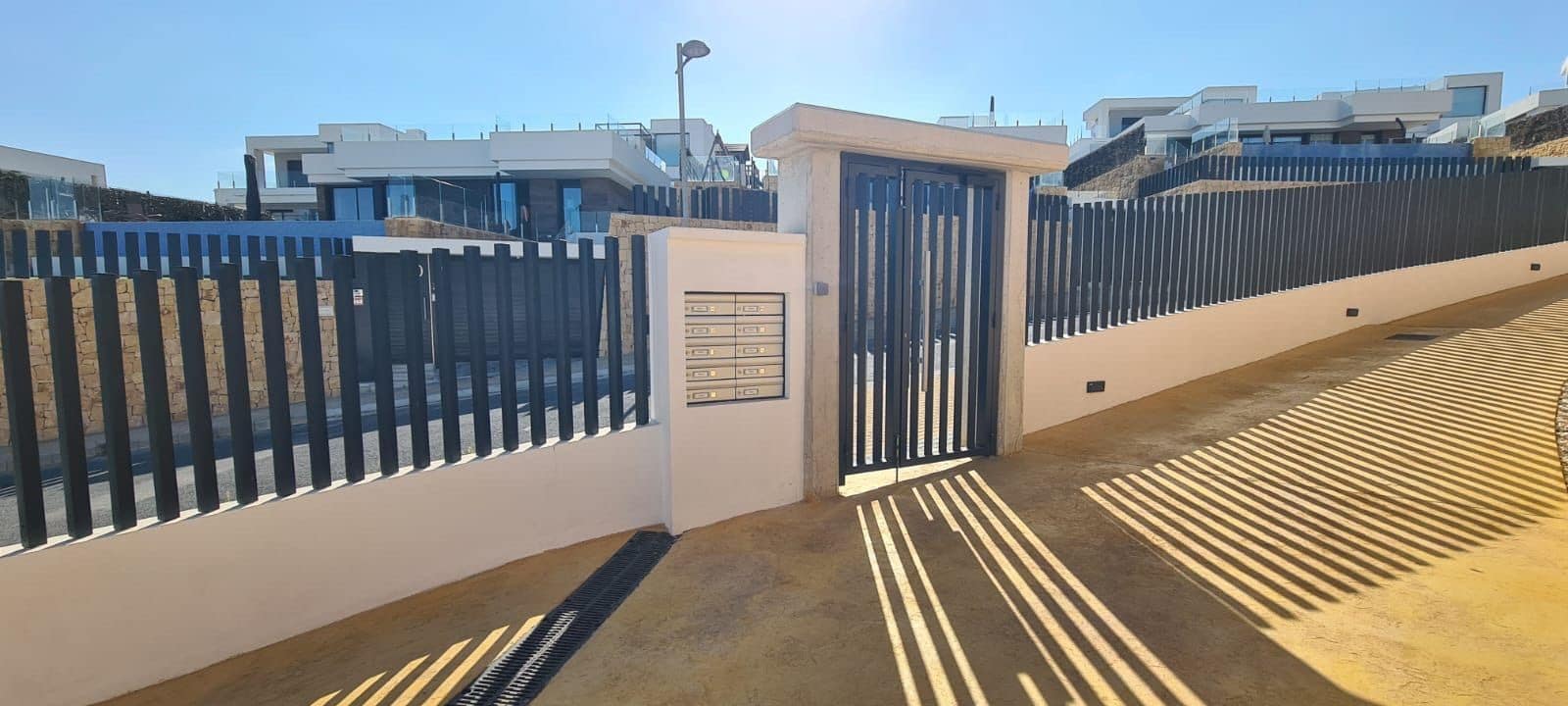 4 bedroom Villa for sale in Finestrat with pool garage - € 690,000 (Ref: 7714893)