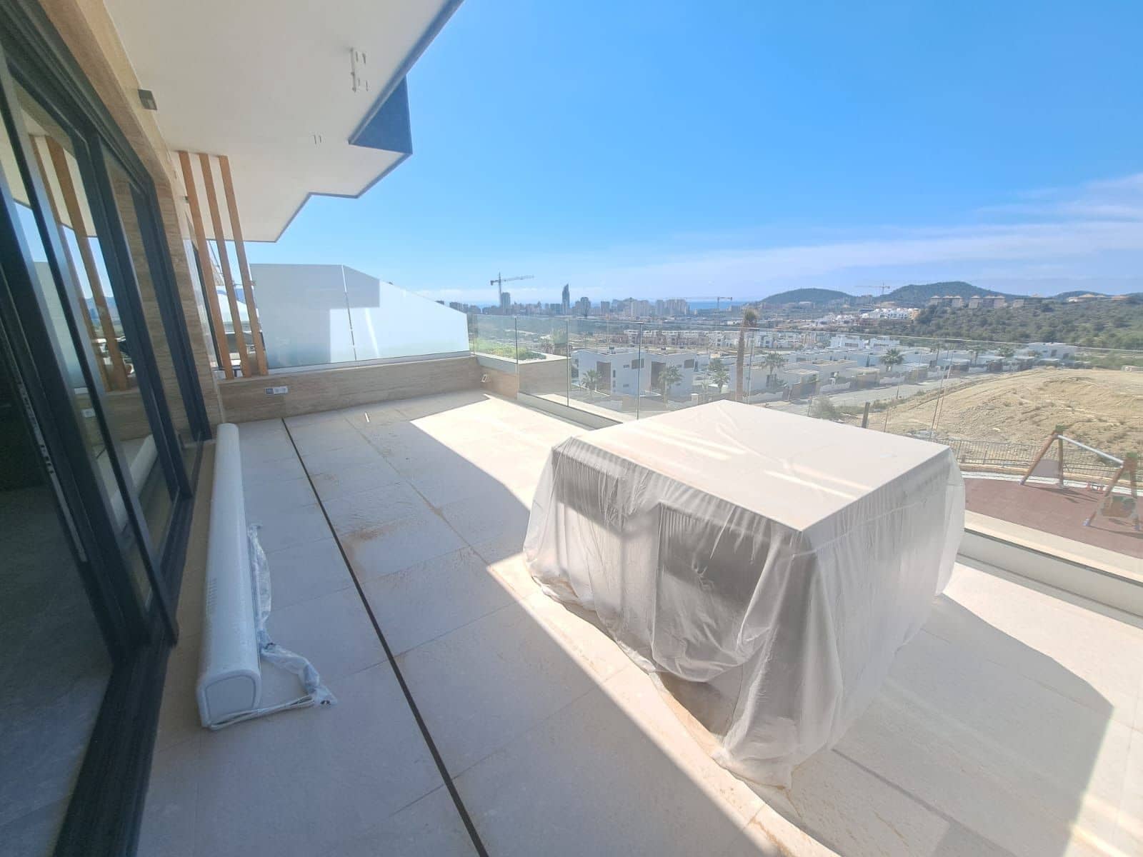 2 bedroom Apartment for sale in Finestrat with pool - € 380,000 (Ref: 7736403)