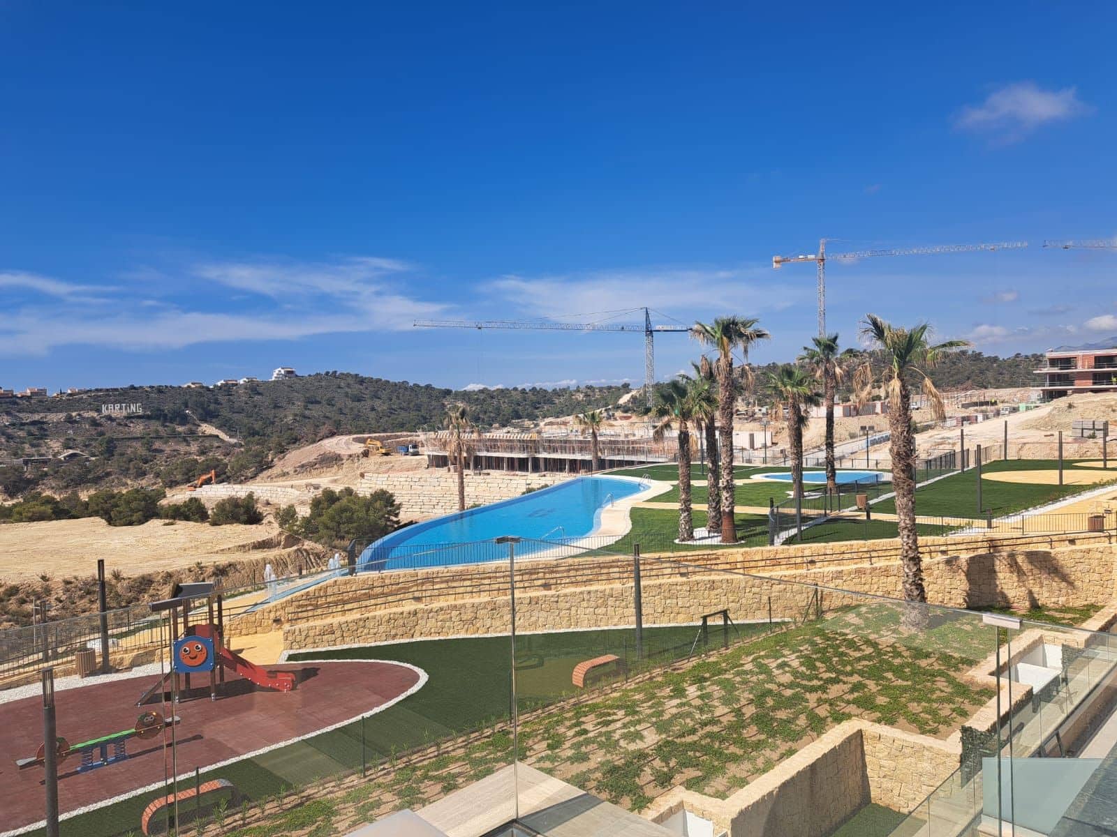 2 bedroom Apartment for sale in Finestrat with pool - € 380,000 (Ref: 7736403)