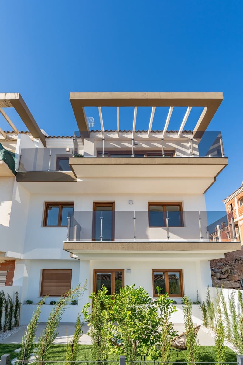 4 quarto Casa em Banda para venda em La Nucia com piscina garagem - 390 000 € (Ref: 8712458)