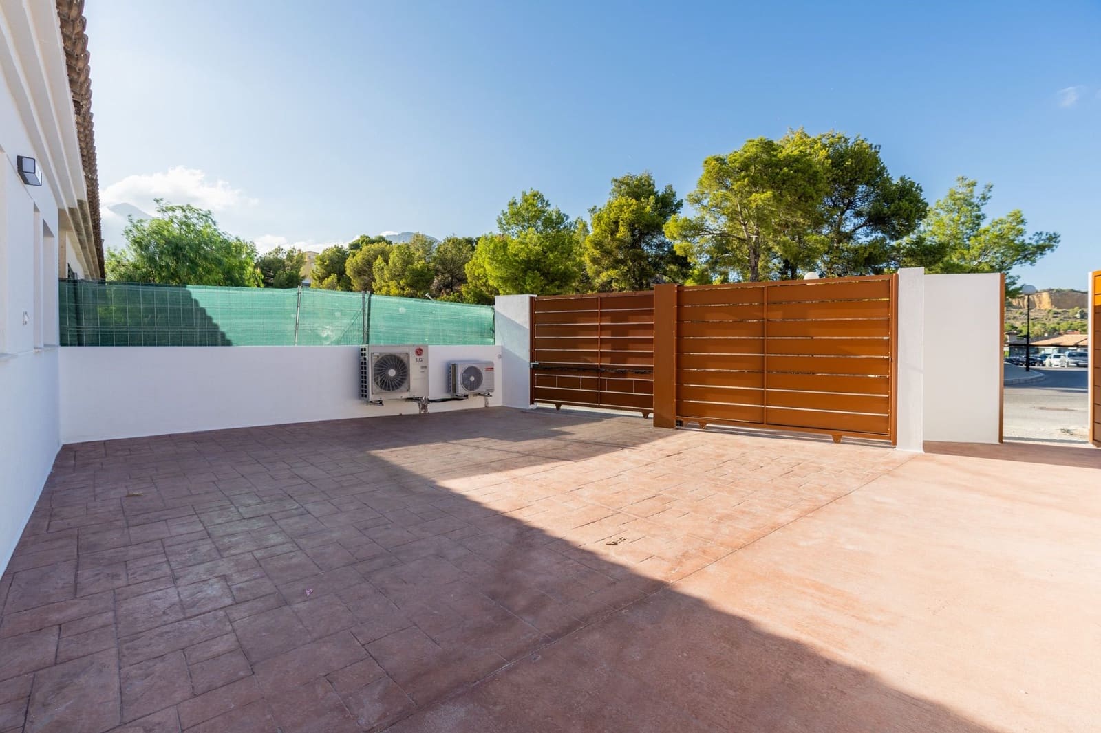 4 quarto Casa em Banda para venda em La Nucia com piscina garagem - 390 000 € (Ref: 8712458)
