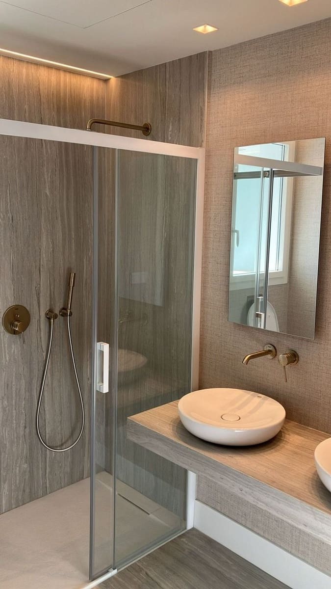 2 bedroom Apartment for sale in Benidorm with pool garage - € 1,100,000 (Ref: 8866885)