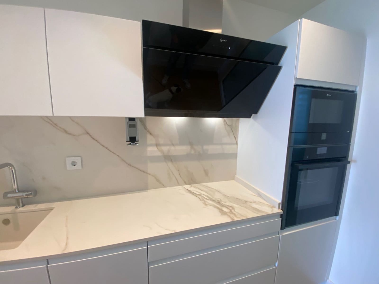 2 bedroom Apartment for sale in Benidorm with pool garage - € 1,100,000 (Ref: 8866885)