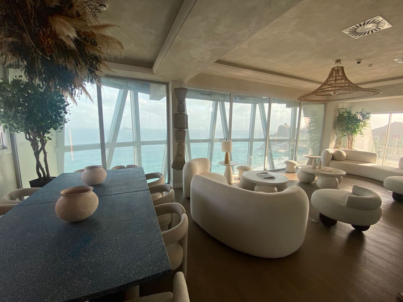 2 bedroom Apartment for sale in Benidorm with pool garage - € 1,100,000 (Ref: 8866885)