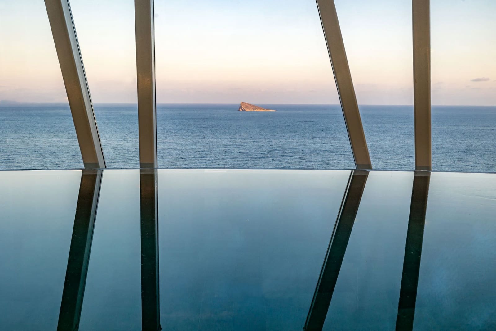 2 bedroom Apartment for sale in Benidorm with pool garage - € 1,100,000 (Ref: 8866885)