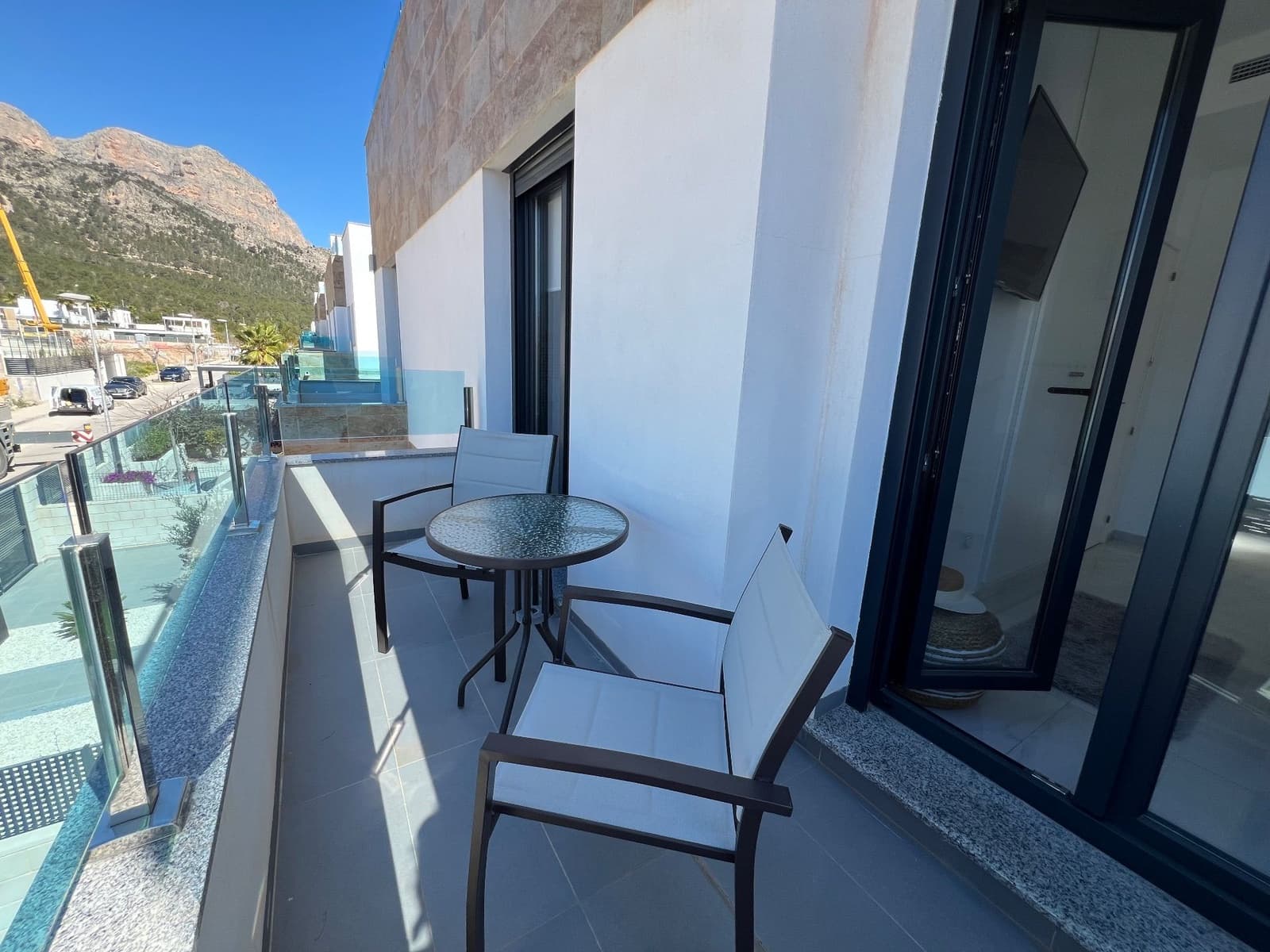 2 soverom Kjedet enebolig til salgs i Polop med svømmebasseng garasje - € 330 000 (Ref: 8905061)