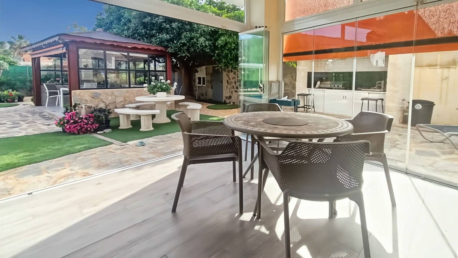 Chalet de 6 habitaciones en Albir en venta con piscina garaje - 1.100.000 € (Ref: 9008413)