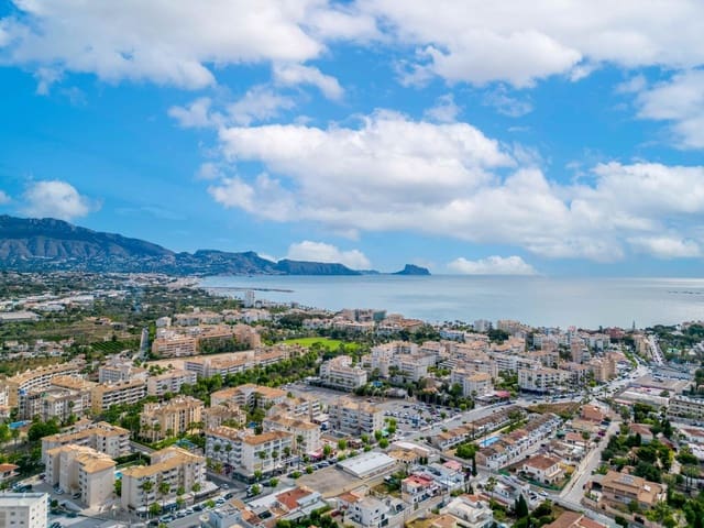 6 bedroom Villa for sale in Albir, Alfaz del Pi / L'Alfàs del Pi with pool garage - € 1,100,000 (Ref: 9008413)