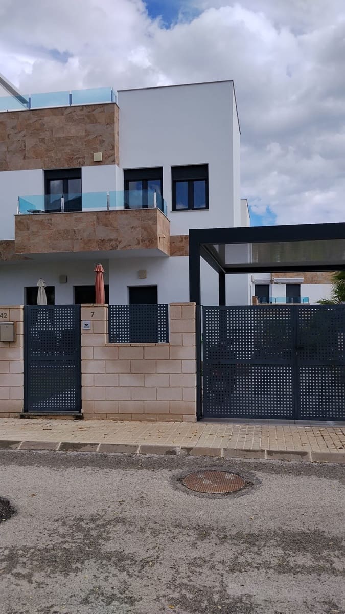 3 bedroom Semi-detached Villa for rent in Polop with pool garage - € 1,800 (Ref: 9321445)