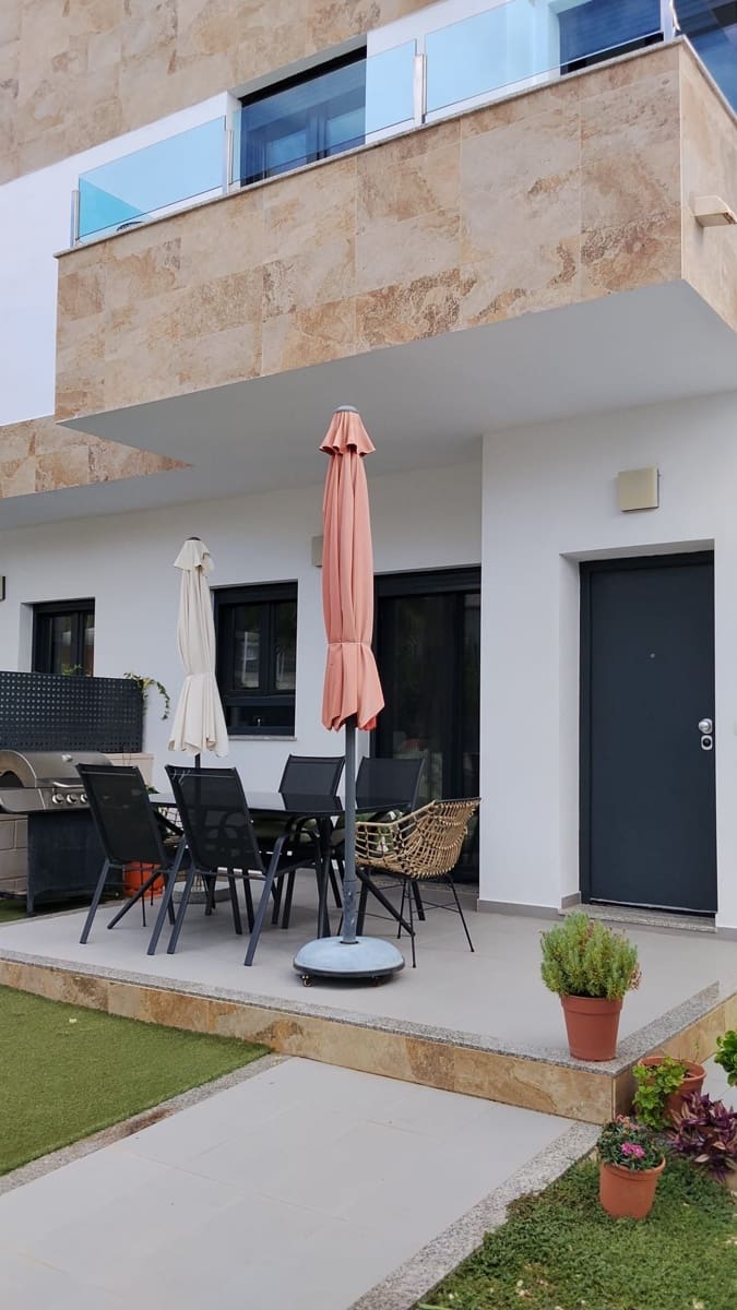 3 bedroom Semi-detached Villa for rent in Polop with pool garage - € 1,800 (Ref: 9321445)