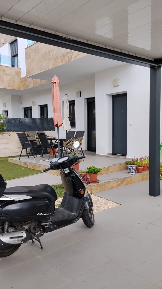 3 bedroom Semi-detached Villa for rent in Polop with pool garage - € 1,800 (Ref: 9321445)