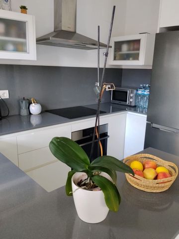 3 Zimmer Doppelhaus zu vermieten in Polop mit Pool Garage - 1.800 € (Ref: 9321445)